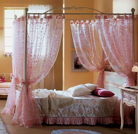 Кровать с балдахином на металлическом каркасе для девочки подсростка