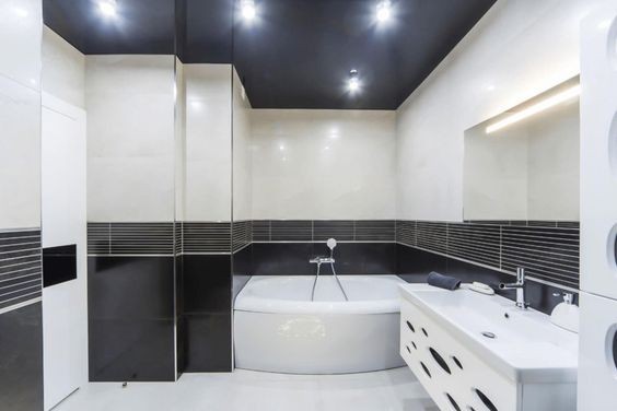 Потолок в ванной: 10 вариантов – какой выбрать и из чего делать